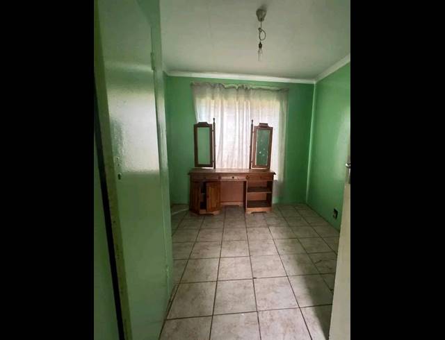 3 BEDROOM HOUSE FOR SALE IN MOFOLO SOUTH